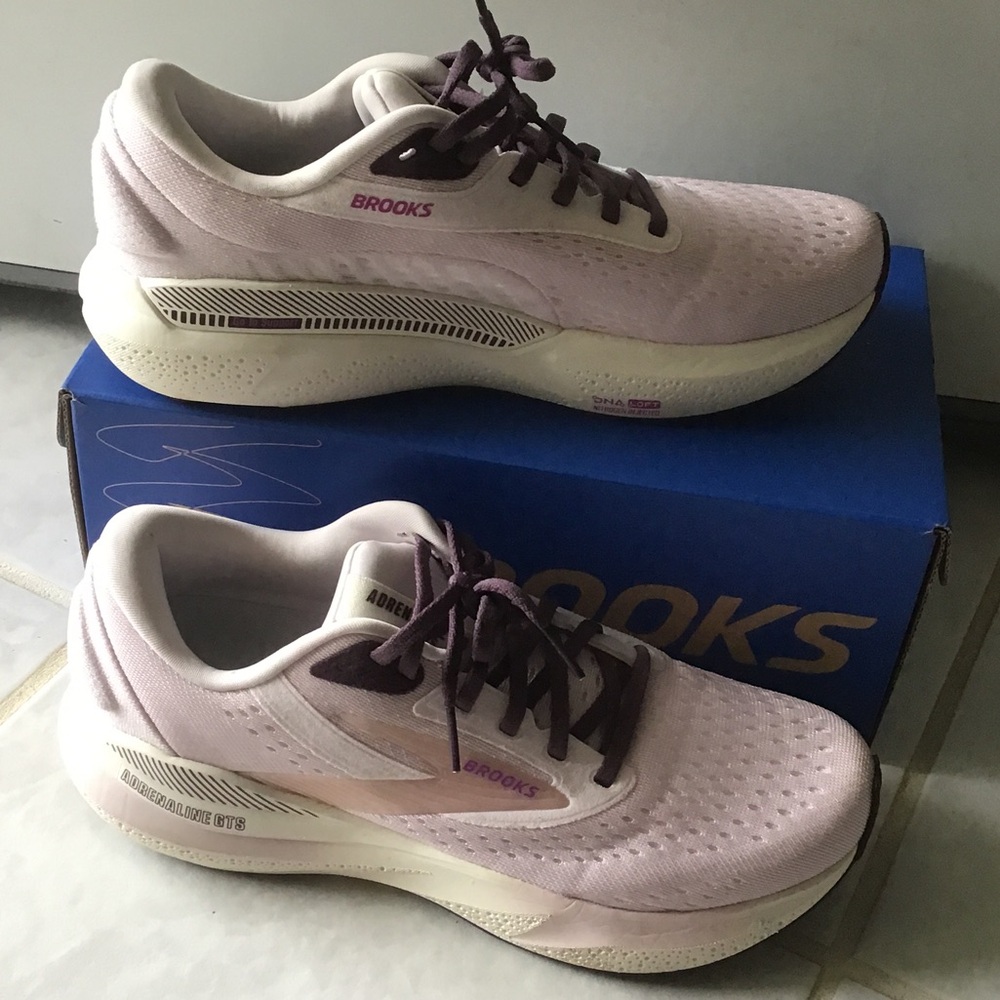 Brooks Adrenaline GTS 24 Women’s Running Shoes Pale Pink/Mauve Size 9